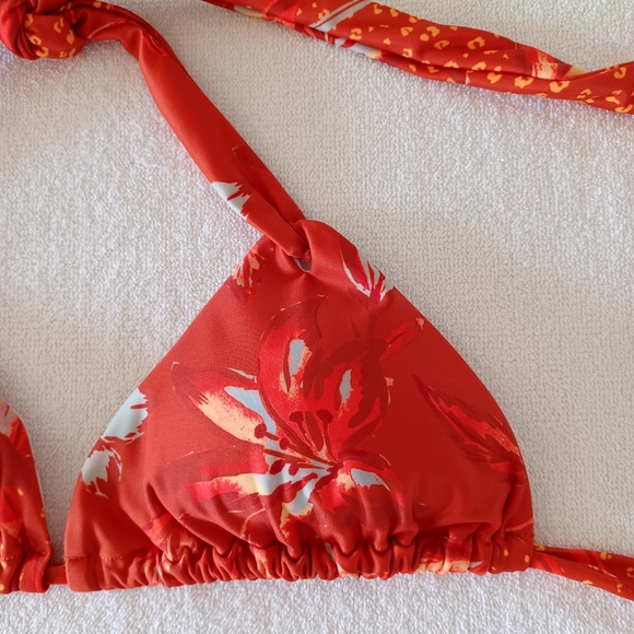 VENUS Summer Meadows Bikini Top, size C - Picture 4 of 7